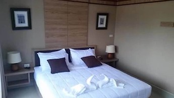 Little Bear Guesthouse and Restaurant