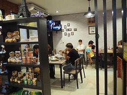 Little Bear Guesthouse and Restaurant
