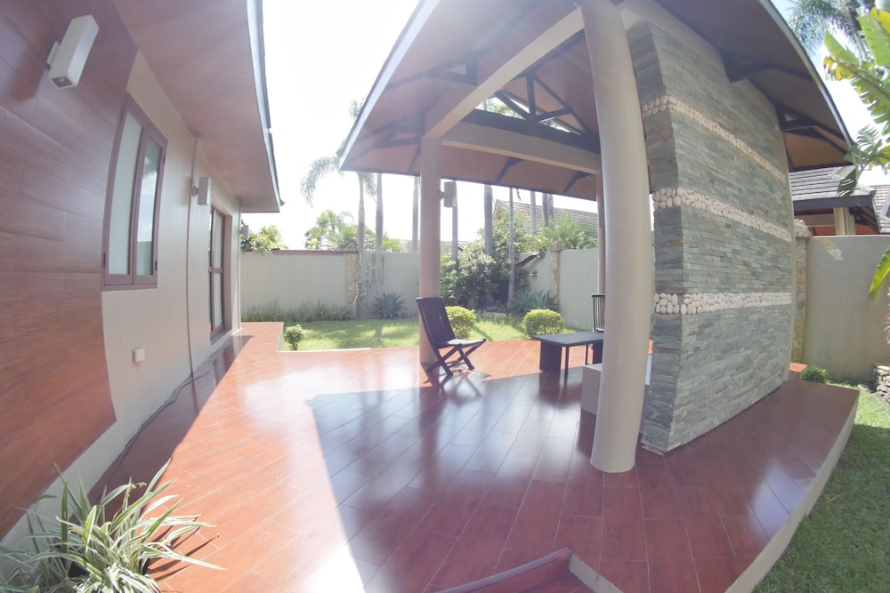 Villa Del Rey Resort CamSur powered by Cocotel