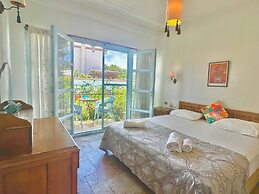 Dört Mevsim Alaçatı Otel