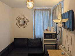 TravelStop #London-Ealing