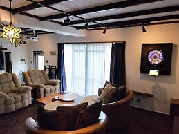 CINEMA RESORTS 1