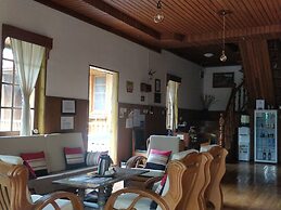 Hillock Villa