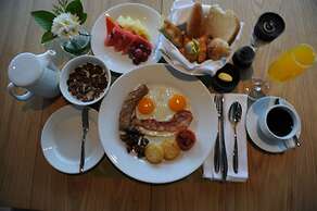 Oakwood hotel & Residence Sri Racha