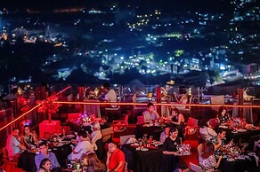 Oakwood hotel & Residence Sri Racha