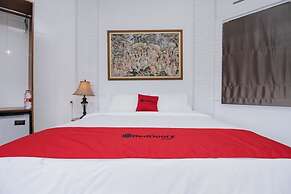 RedDoorz Plus near Dago Pakar