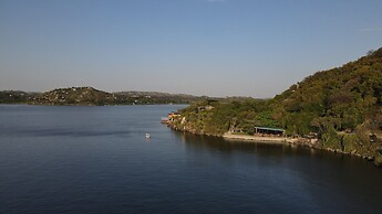 Wag Hill Lodge