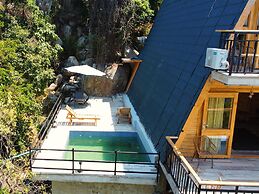 Wag Hill Lodge
