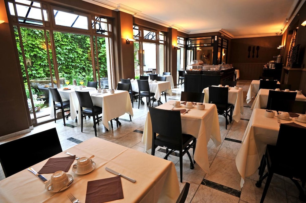 Flanders Hotel