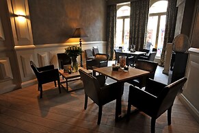 Flanders Hotel