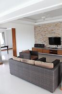 B Happy Resort