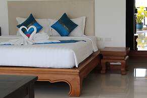 B Happy Resort