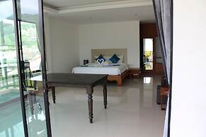 B Happy Resort