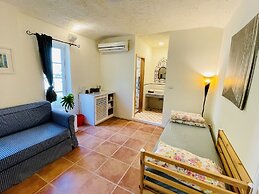 Spoondrift Hostal