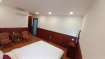 Hung Vuong Resort