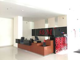 I&M Hotel Billiard