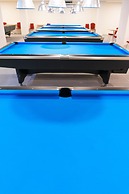 I&M Hotel Billiard
