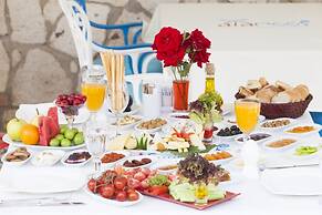 Alaroof Hotel  ( +15 )