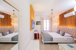 Alaroof Hotel  ( +15 )