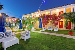 Alaroof Hotel  ( +15 )