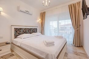 Alaroof Hotel  ( +15 )