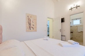 Alaroof Hotel  ( +15 )