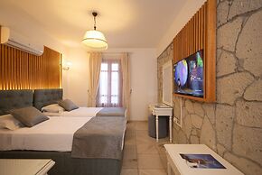 Alaroof Hotel  ( +15 )