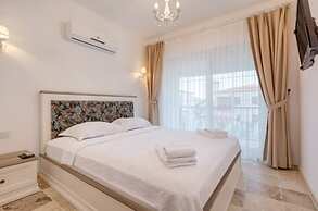 Alaroof Hotel  ( +15 )