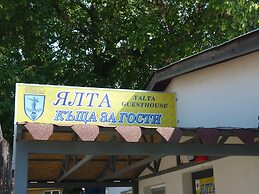 YALTA guesthouse