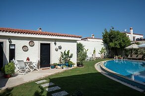 Sedirli Ev Alacati