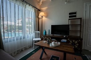 Sedirli Ev Alacati