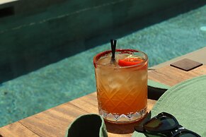 Monk Alacati - Adults Only