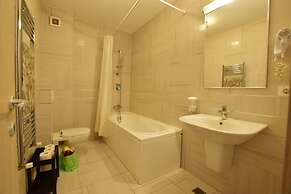Uptown Residence Apartments