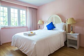 Charlton Suites Guest House