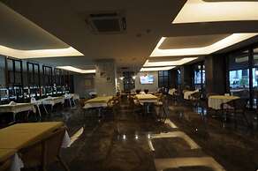 Candan City Beach Hotel
