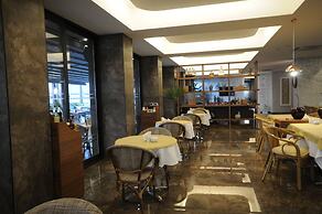 Candan City Beach Hotel
