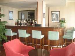 Candan Beach Hotel