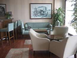 Candan Beach Hotel