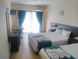 Grove Hotel