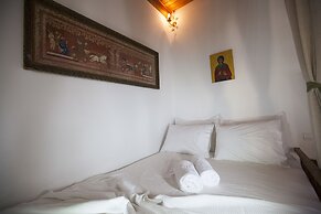 Arch Villa