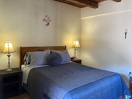 Hotel Amor y Paz