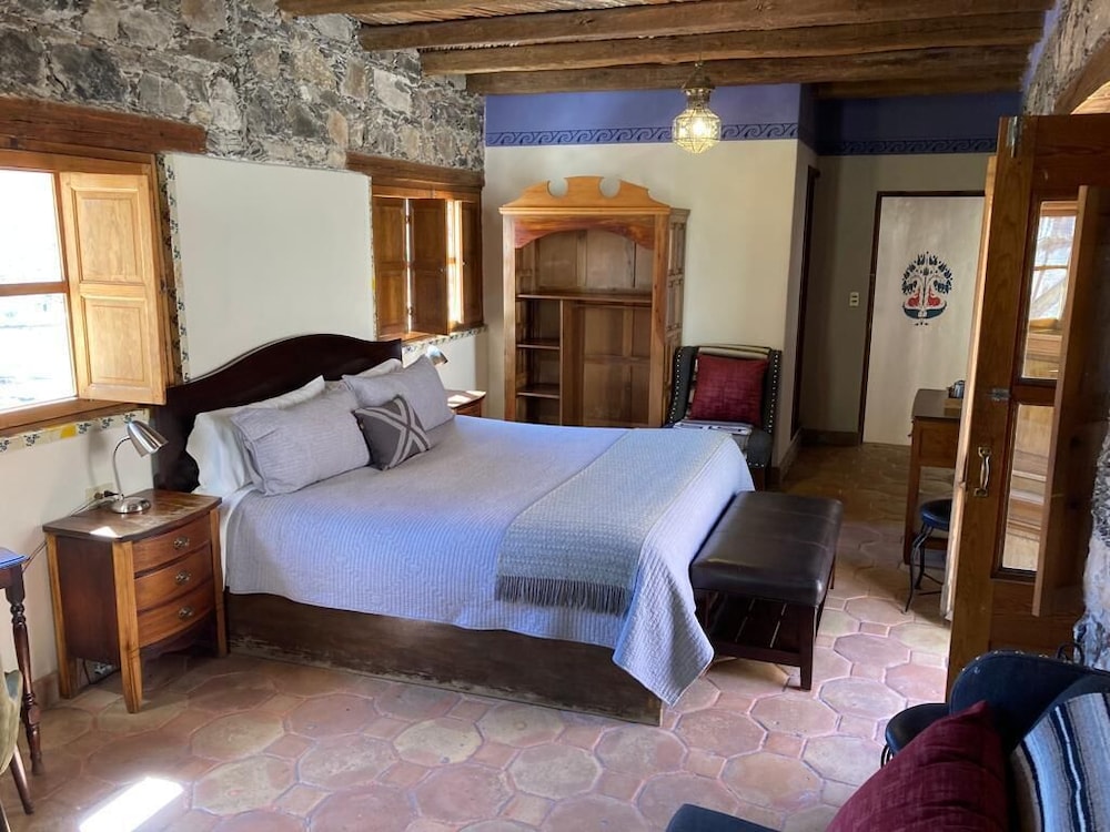 Hotel Amor y Paz