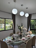 Seastar Hotel And Service Apartment