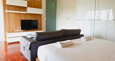 Seastar Hotel And Service Apartment