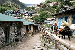 Mountain Lodges of Nepal - Monjo