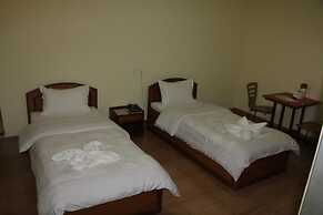 Hotel Milarepa