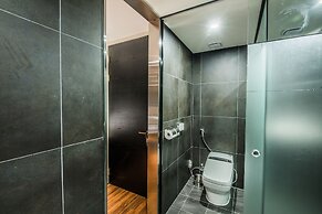 Rivertain Hotel