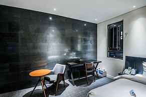 Rivertain Hotel