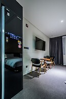 Rivertain Hotel