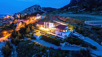 Mavi Keci Otel